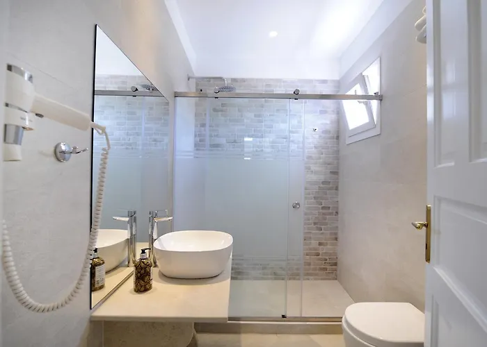 Anna بلاتيس يالوس